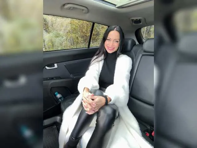 AdrienneBourget on BongaCams