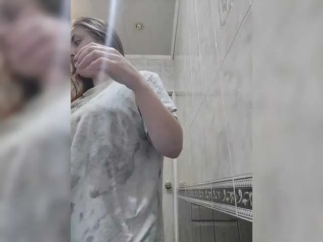 AlinaLili on BongaCams