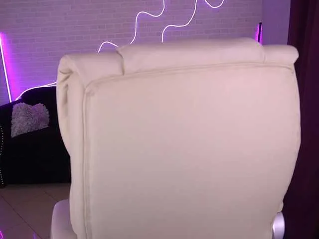 Offline AlishaMalinka on BongaCams