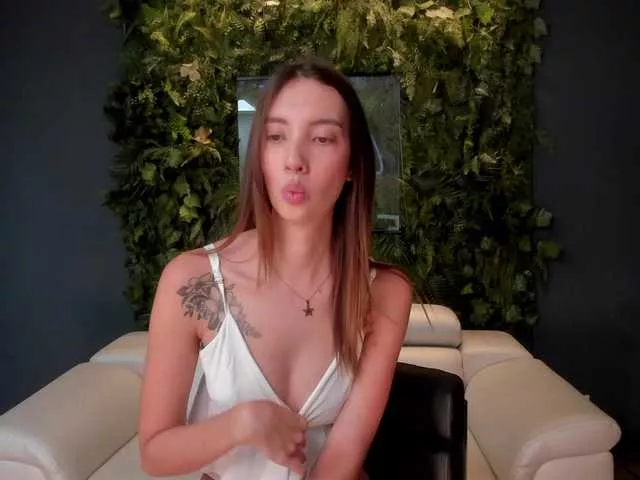 Offline AnaisNin1 on BongaCams