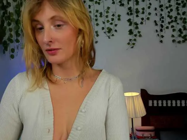 Ariana-Sunset on BongaCams 