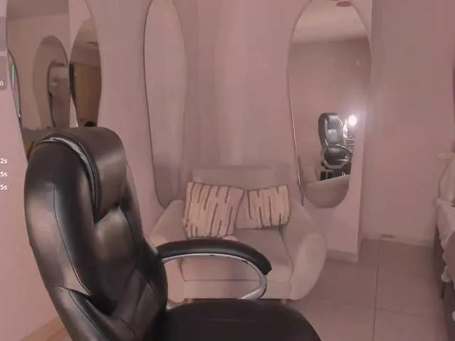 Offline ArianaDumont on BongaCams