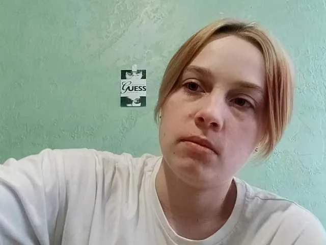 AveryFleurent — Confidence, gentle attention, playful energy, slow teasing, and someone who knows how to keep eye contact. I love when someone treats me with warmth, respect, and a little mystery.