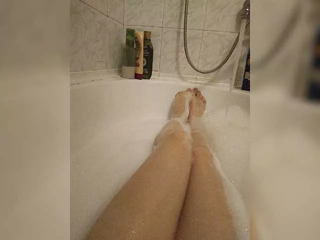 Offline Avr0ria on BongaCams