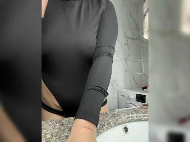 Blackqyeen —  Confident men who take the lead
 Eye contact that says 