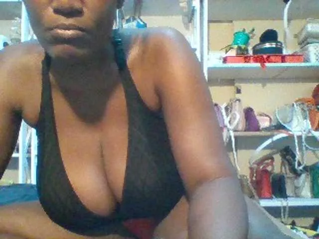 Freechat BoobieQueen on BongaCams