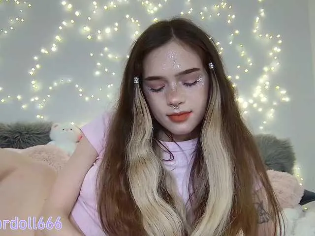 Freechat BrokenDoll666 on BongaCams