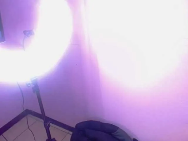 Offline caroliine-fox on BongaCams