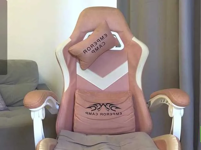 Offline CaseyLaBow on BongaCams