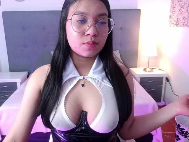 Freechat chaneelstark on BongaCams