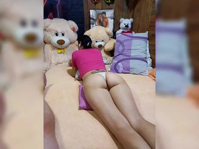 Offline Cottoncandy1-1 on BongaCams