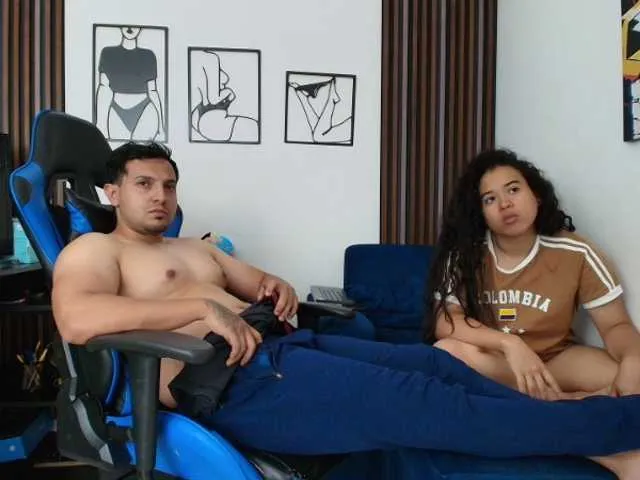 Offline couplee-horny on BongaCams