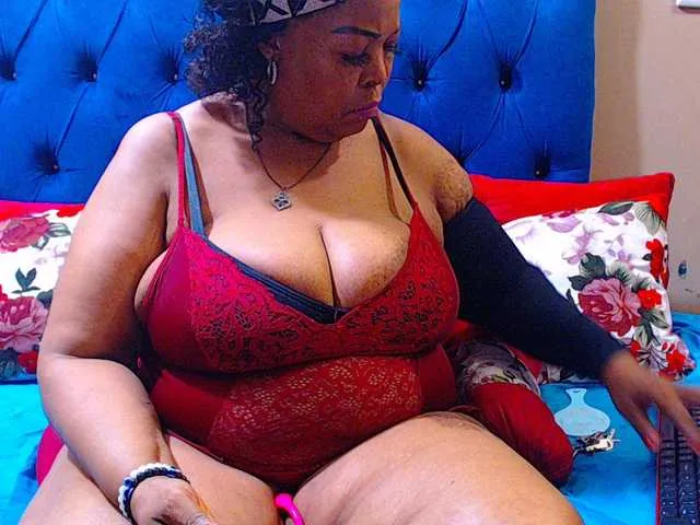 Freechat Ebonycandy10 on BongaCams