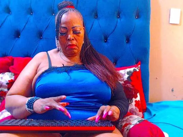 Freechat Ebonycandy10 on BongaCams