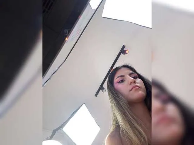 BongaCams ElizHarper is Freechat ElizHarper — I love rude and naughty guys who like to watch me touch myself and make me ask for more. Don't limit yourself honey, you'll turn my pussy on.