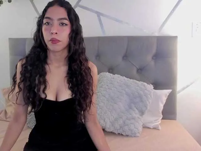 EMMAAA-STOONEE — It excites me when you talk to me dirty, morbidly, when you ask me to touch myself a lot until I get wet, when you motivate me a lot to be your submissive 