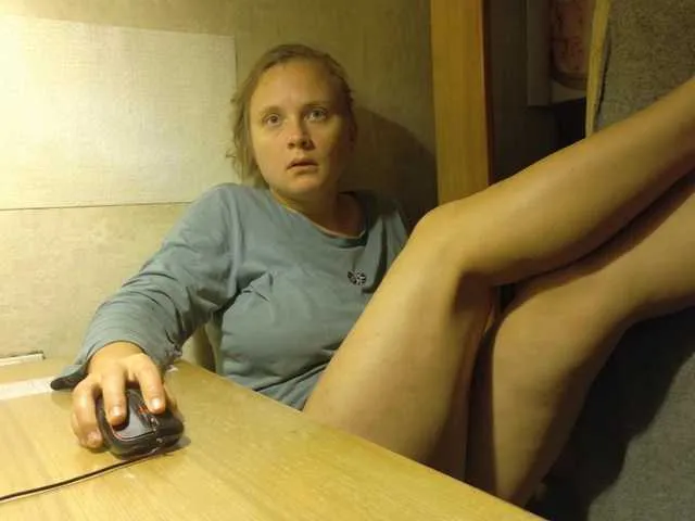 Offline esterjohns on BongaCams