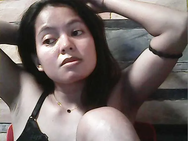 Freechat flowerhairypinay on BongaCams