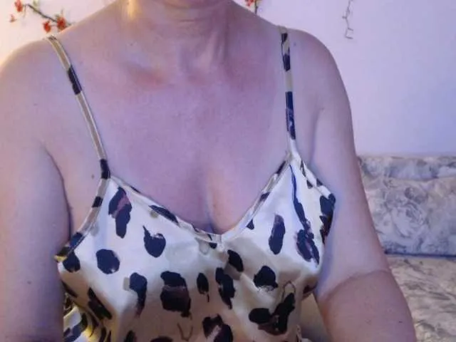 Freechat goodSnowQueen on BongaCams