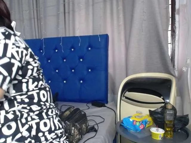 horny-cougar on BongaCams