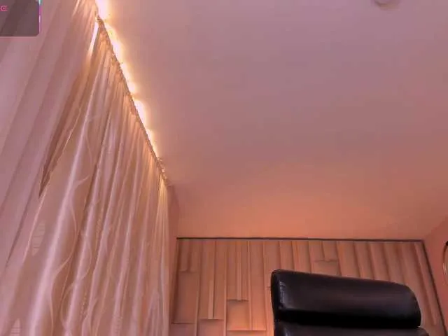 BongaCams IsabellaMoreau is Freechat IsabellaMoreau — I like risky and hot people who want to spend a pleasant time with me.