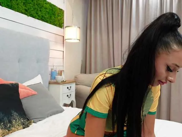 Freechat JenniferLovve on BongaCams