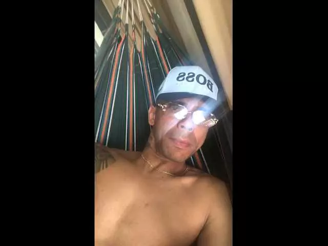 Offline Jonesjones15 on BongaCams