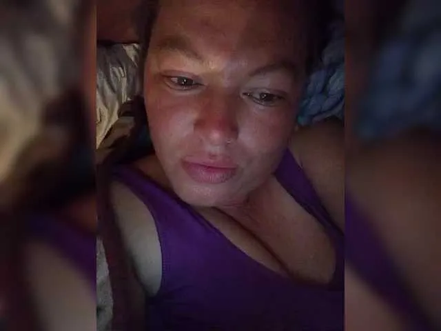 Offline Juliamad on BongaCams