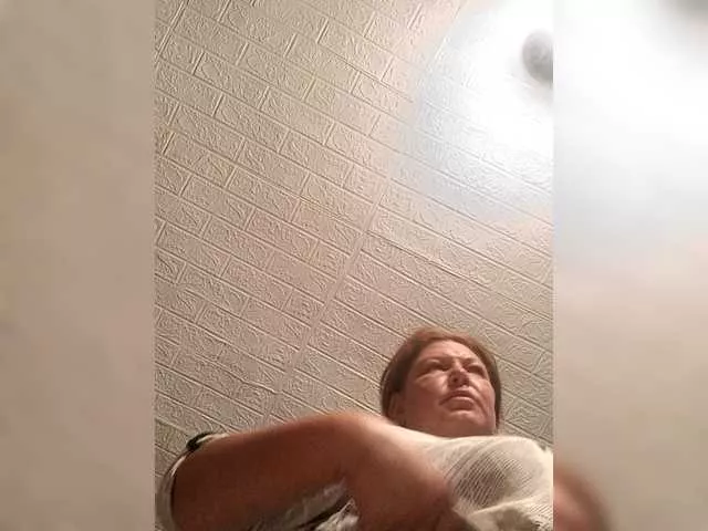 Offline Juliamad on BongaCams