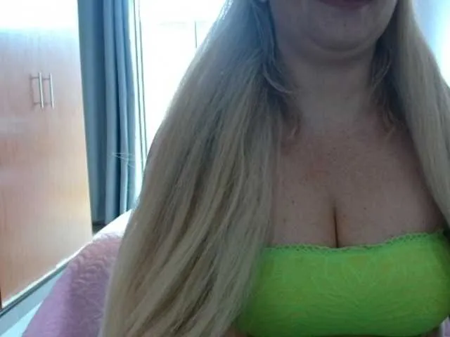 Jussara-Milf on BongaCams 