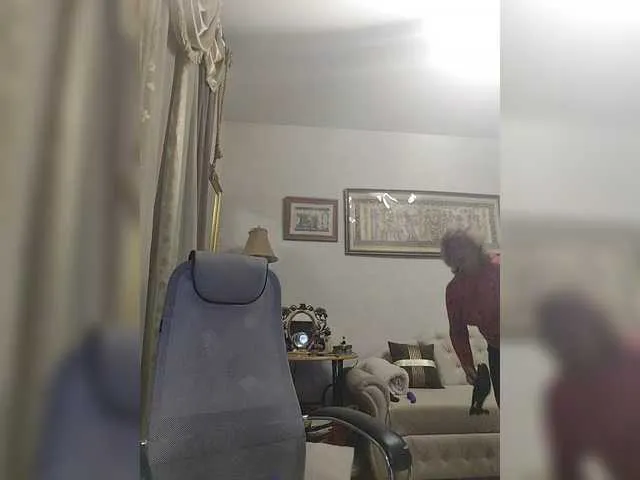 Offline KarinkaSweet on BongaCams