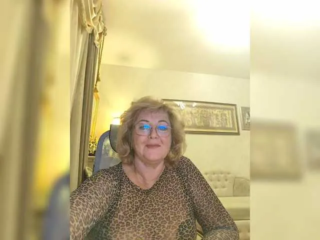 Offline KarinkaSweet on BongaCams