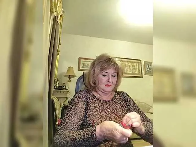 Offline KarinkaSweet on BongaCams