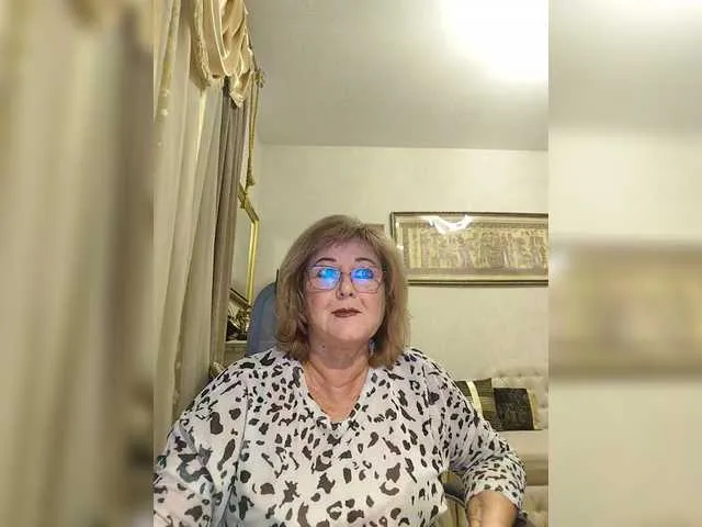 Offline KarinkaSweet on BongaCams