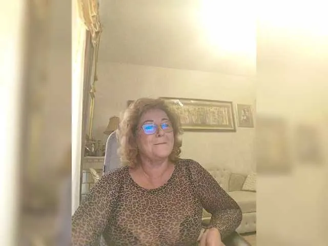 Offline KarinkaSweet on BongaCams