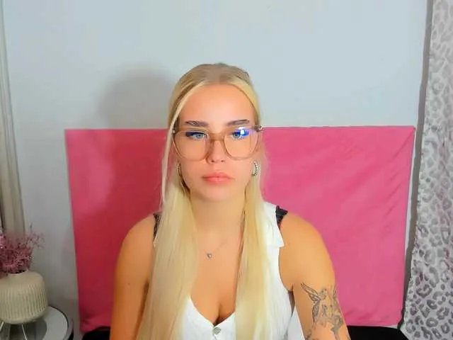 Offline KristyQueen on BongaCams