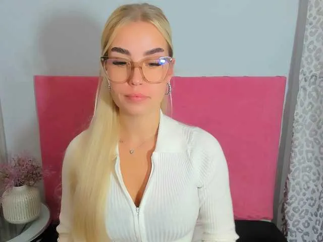 Offline KristyQueen on BongaCams