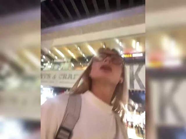 Offline Kriszayka on BongaCams