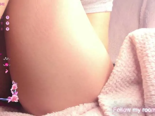 LeenyLipss on BongaCams 