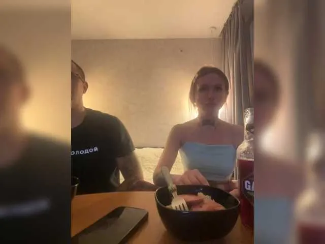 Offline Letti28 on BongaCams