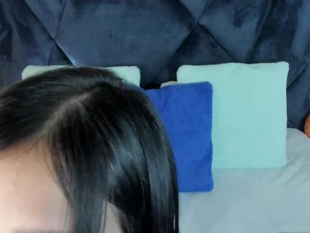 Offline Lily-Woodz on BongaCams