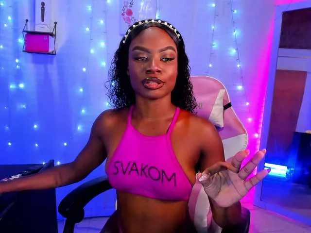 Offline LinsyAdams on BongaCams