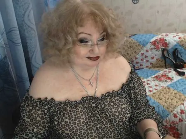 BongaCams livingnextdoor is Freechat livingnextdoor — really mature woman with curvaceous sexy body...very blond hair... sexy nails... big nipples and nature very hairy pussy...hard clit between very very very long pussylips ! looking for young student for give some sex lessons or men who know how make...