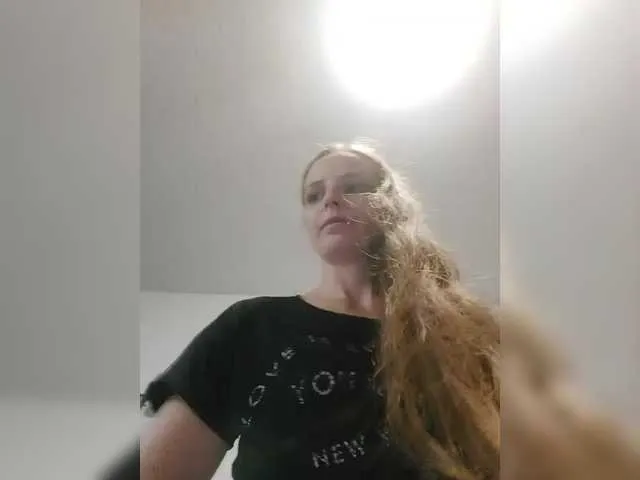 Offline Lulu-Erotica on BongaCams