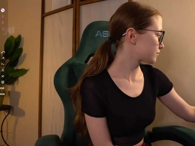 Offline mariaro on BongaCams