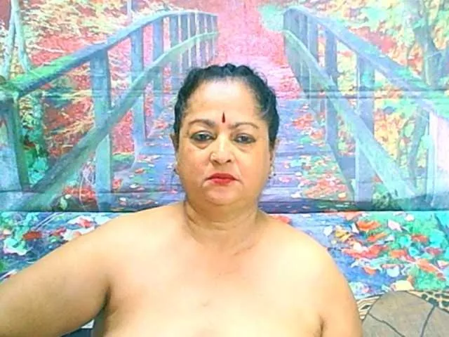 Freechat matureindian on BongaCams