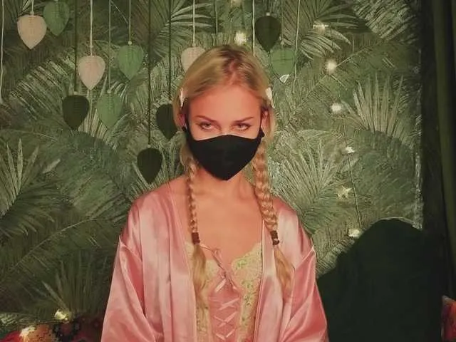 Freechat Meeeeow on BongaCams