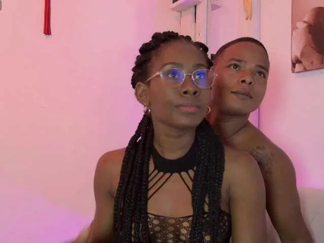 mila-n-max on BongaCams