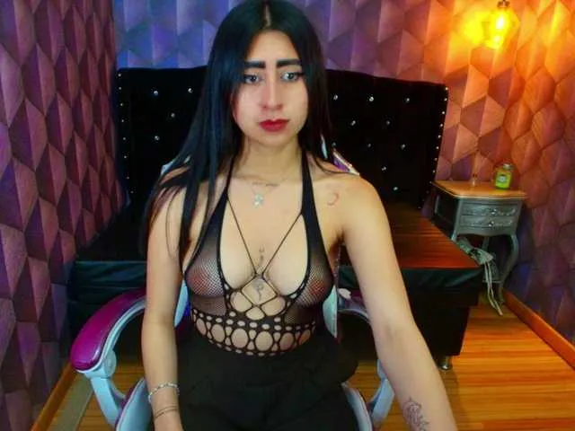 Offline nanisshawna on BongaCams