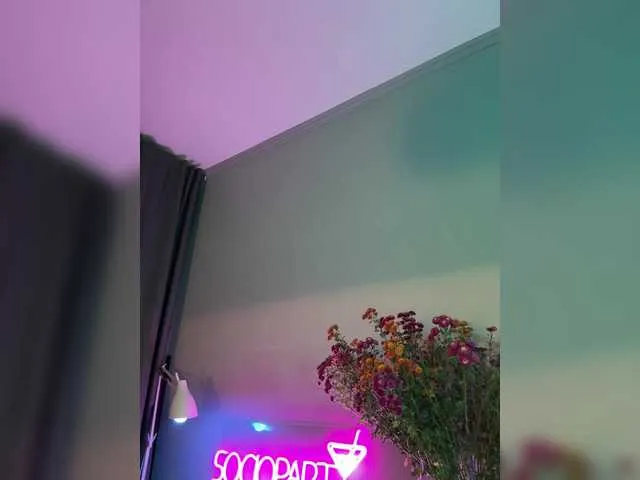 Freechat Nataliecroys on BongaCams